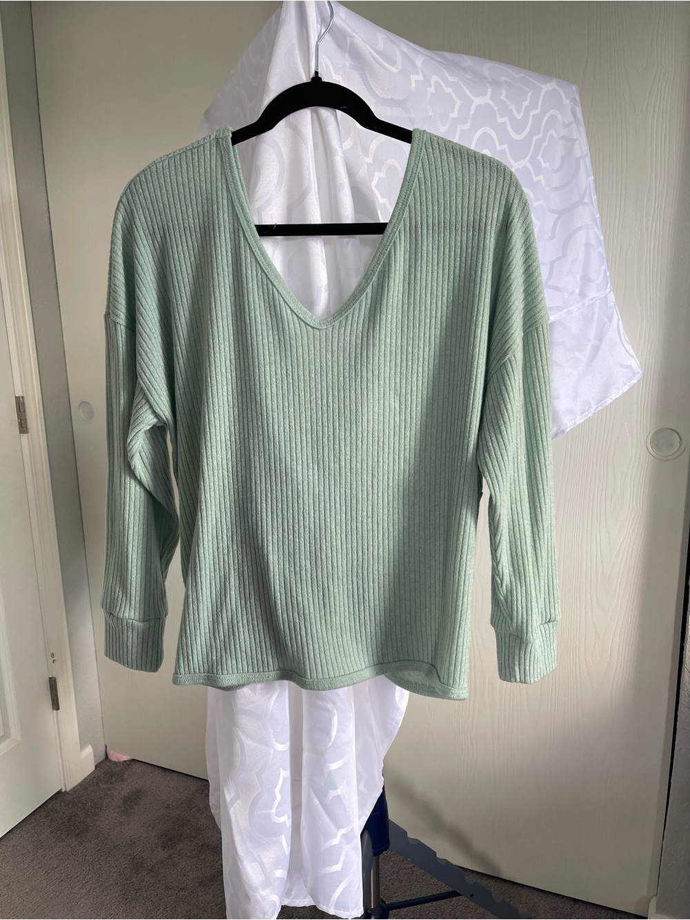 Women’s Ribbed V-Neck Sweater in Light Sage